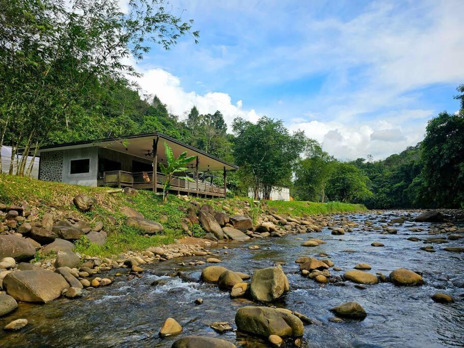 Rugading Riverside Near Kota Kinabalu. Holiday home *